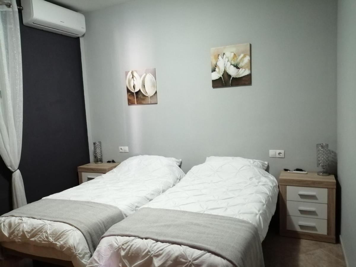 Villa Los Castos Immaculate 2-Bed Villa Arboleas المظهر الخارجي الصورة